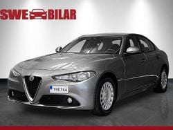 Grå Begagnad 2016 Alfa Romeo Giulia Sedan | 144 900 kr (Bra pris)