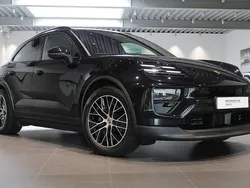 Svart Ny 2024 Porsche Macan SUV | 895 000 kr (Superpris)