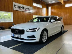 Vit Begagnad 2019 Volvo V90 Momentum Kombi | 249 900 kr (Marknadspris)