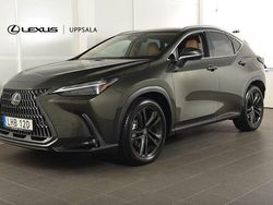 Grön (terrane khaki/hazel) Begagnad 2024 Lexus NX450h+ Executive Line SUV | 619 900 kr (Marknadspris)