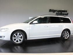 Vit Begagnad 2015 Volvo V70 Kinetic Kombi | 159 900 kr (Lite dyr)