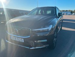 Grå (platinumgrå metallic) Begagnad 2025 Volvo XC60 Core SUV | 565 000 kr (Marknadspris)
