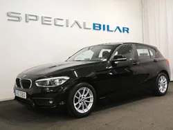 Svart Begagnad 2018 BMW 118 Advantage Halvkombi | 155 000 kr (Bra pris)