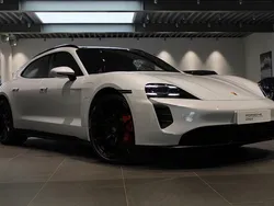 Ljusgrå Begagnad 2023 Porsche Taycan GTS Sport Turismo Sedan | 975 000 kr (Bra pris)