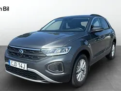 Mörkgrå Begagnad 2022 VW T-Roc SUV | 209 900 kr (Marknadspris)