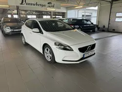 Vit Begagnad 2017 Volvo V40 Kinetic Kombi | 159 500 kr (Marknadspris)