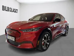 Röd Begagnad 2022 Ford Mustang Mach-E Standard Range SUV | 369 800 kr (Marknadspris)