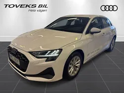 Vit (arkonavit) Begagnad 2025 Audi A3 Sportback Proline Halvkombi | 299 000 kr (Dyr)