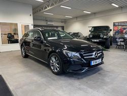 Svart Begagnad 2016 Mercedes C180 Avantgarde Kombi | 239 900 kr (Marknadspris)
