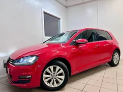 Röd Begagnad 2015 VW Golf VII Halvkombi | 114 900 kr (Marknadspris)