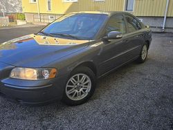 Grå Begagnad 2008 Volvo S60 Kinetic Sedan | 37 500 kr (Marknadspris)