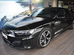 Svart Begagnad 2022 Audi e-tron GT quattro Design Sedan | 799 000 kr (Marknadspris)