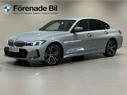 Grå Begagnad 2024 BMW 330e M Sport Sedan | 469 000 kr (Marknadspris)
