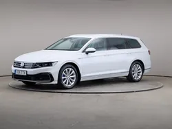 Vit Begagnad 2020 VW Passat Executive Kombi | 249 000 kr (Bra pris)