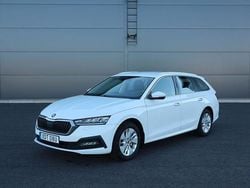 Vit Begagnad 2020 Skoda Octavia Ambition Kombi | 179 000 kr (Marknadspris)
