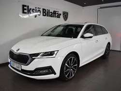 Vit Begagnad 2020 Skoda Octavia Style Kombi | 209 500 kr (Marknadspris)