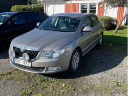 Brun Begagnad 2011 Skoda Superb Ambition Halvkombi | 40 000 kr