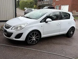 Vit Begagnad 2011 Opel Corsa Enjoy Halvkombi | 30 000 kr (Marknadspris)