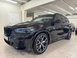 Svart Begagnad 2023 BMW X5 iPerformance SUV | 759 900 kr