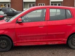 Röd Begagnad 2010 Kia Picanto Halvkombi | 25 000 kr (Bra pris)