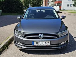 Grå Begagnad 2016 VW Passat Kombi | 110 000 kr (Marknadspris)