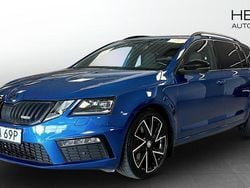 Blå (blue) Begagnad 2019 Skoda Octavia RS Kombi | 199 900 kr (Bra pris)