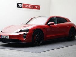 Röd Begagnad 2022 Porsche Taycan GTS Sport Turismo Sedan | 899 000 kr