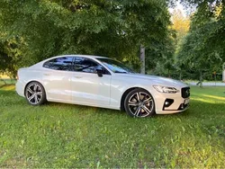 Vit Begagnad 2022 Volvo S60 R-Design Sedan | 378 000 kr (Bra pris)