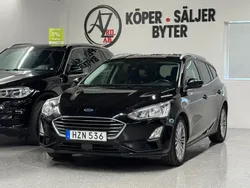 Svart Begagnad 2018 Ford Focus Titanium Kombi | 159 900 kr (Marknadspris)