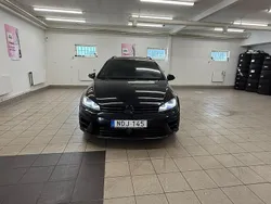 Svart Begagnad 2016 VW Golf VII R Kombi | 164 900 kr (Superpris)