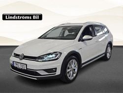 Vit Begagnad 2018 VW Golf Alltrack Kombi | 209 900 kr (Marknadspris)