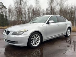 Grå Begagnad 2009 BMW 520 Sedan | 69 000 kr (Marknadspris)
