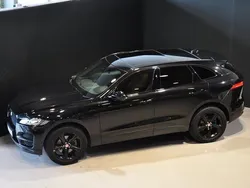 Svart Begagnad 2016 Jaguar F-Pace Portfolio SUV | 299 000 kr
