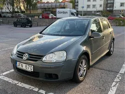 Grön Begagnad 2007 VW Golf V Trendline Halvkombi | 31 000 kr (Marknadspris)