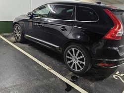 Svart Begagnad 2017 Volvo XC60 SUV | 209 500 kr (Marknadspris)
