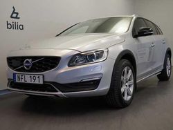 Silver Begagnad 2018 Volvo V60 CC Standard Kombi | 199 500 kr (Marknadspris)