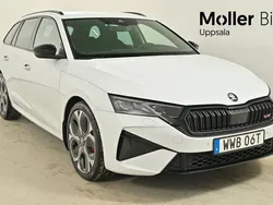 Vit (moon white metallic) Ny 2025 Skoda Octavia RS Kombi | 442 100 kr
