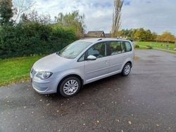 Silver Begagnad 2010 VW Touran Trendline Minibuss | 24 500 kr (Superpris)