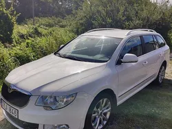 Vit Begagnad 2012 Skoda Superb Ambition Kombi | 60 900 kr (Bra pris)