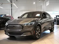 Grå (carbonized grey) Ny 2024 Ford Mustang Mach-E SUV | 519 800 kr (Marknadspris)