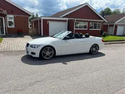 Vit Begagnad 2011 BMW 325 Cabriolet Comfort Edition Cab | 179 000 kr (Marknadspris)