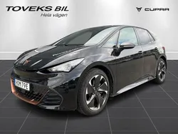 Svart (midnight black metallic) Begagnad 2025 Cupra Born e-Boost Halvkombi | 379 000 kr (Dyr)