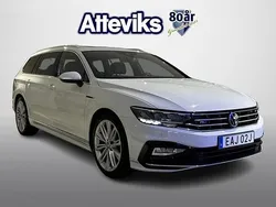 Vit Begagnad 2023 VW Passat R-line Kombi | 399 900 kr (Marknadspris)