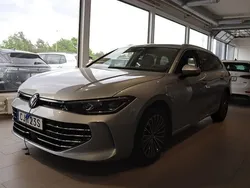 Silver Begagnad 2024 VW Passat Elegance Kombi | 606 800 kr