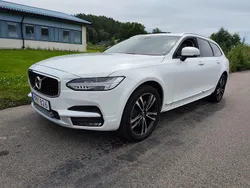 Vit (vitmetallic) Begagnad 2019 Volvo V90 CC Kombi | 189 900 kr (Marknadspris)