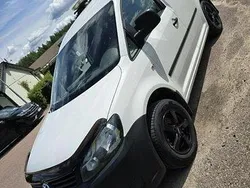 Vit Begagnad 2011 VW Caddy Minibuss | 42 500 kr (Marknadspris)