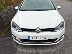 Vit Begagnad 2016 VW Golf VII Kombi | 134 000 kr (Marknadspris)