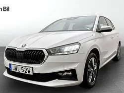 Vit Begagnad 2023 Skoda Fabia Comfort Halvkombi | 219 900 kr (Marknadspris)