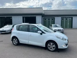 Vit Begagnad 2010 Renault Scénic III Minibuss | 69 900 kr (Marknadspris)