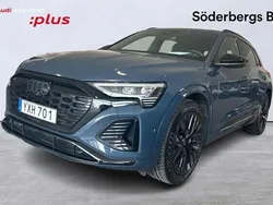 Blå (plasmablå metallic) Begagnad 2024 Audi Q8 e-tron S-Line SUV | 669 000 kr (Marknadspris)